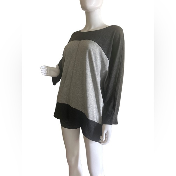 Tahari Sport Crew Neck Top Colorblock Womens - Picture 1 of 5